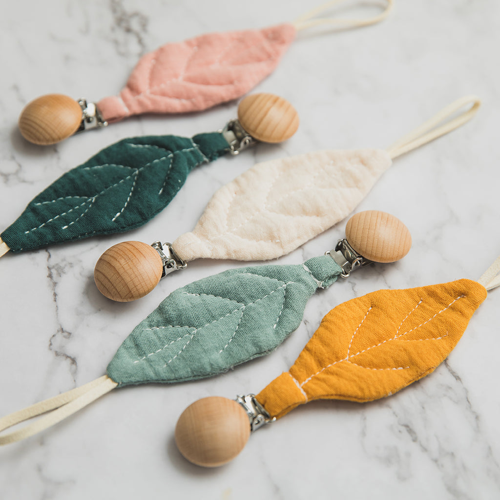 Leaves Pacifier Clip - MamimamiHome Baby